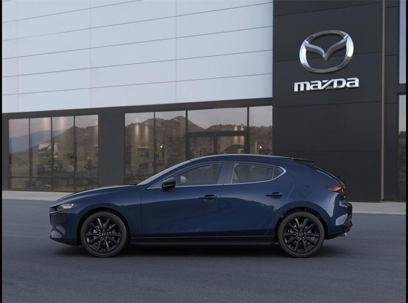 2025 Mazda Mazda3 2.5 S Select SportImage 3