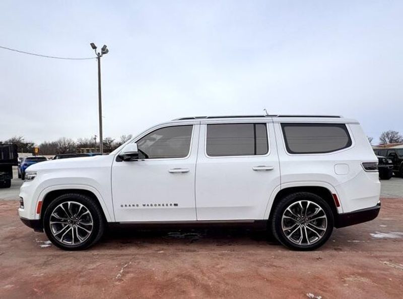 2022 Jeep Grand Wagoneer Series IIIImage 9