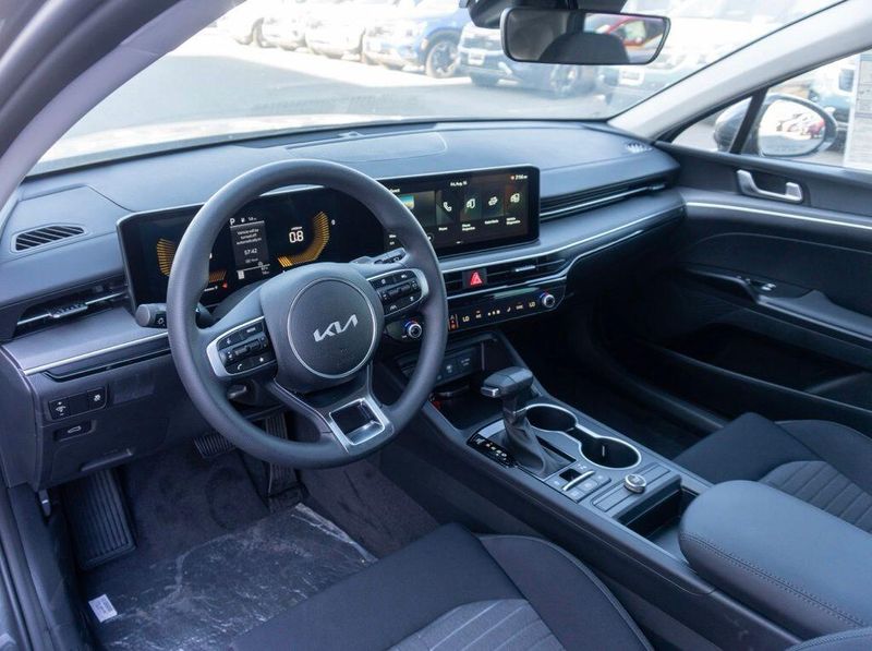 Used 2026 Kia K5 LXSImage 9