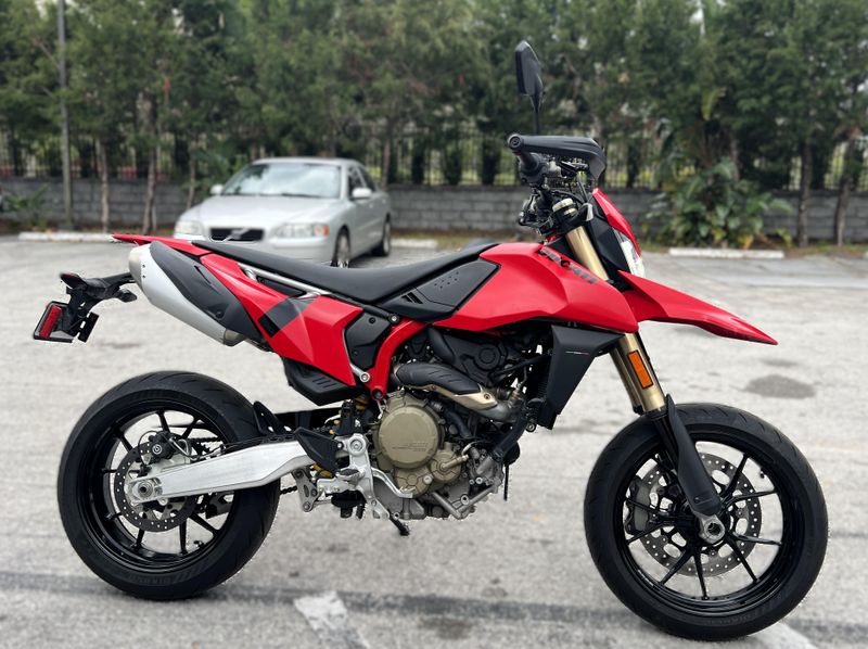 2024 Ducati Hypermotard