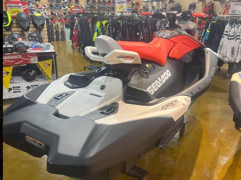New 2025 Sea-Doo SPARK FOR 3 90 TRIXX (SOUND SYSTEM) Image 9