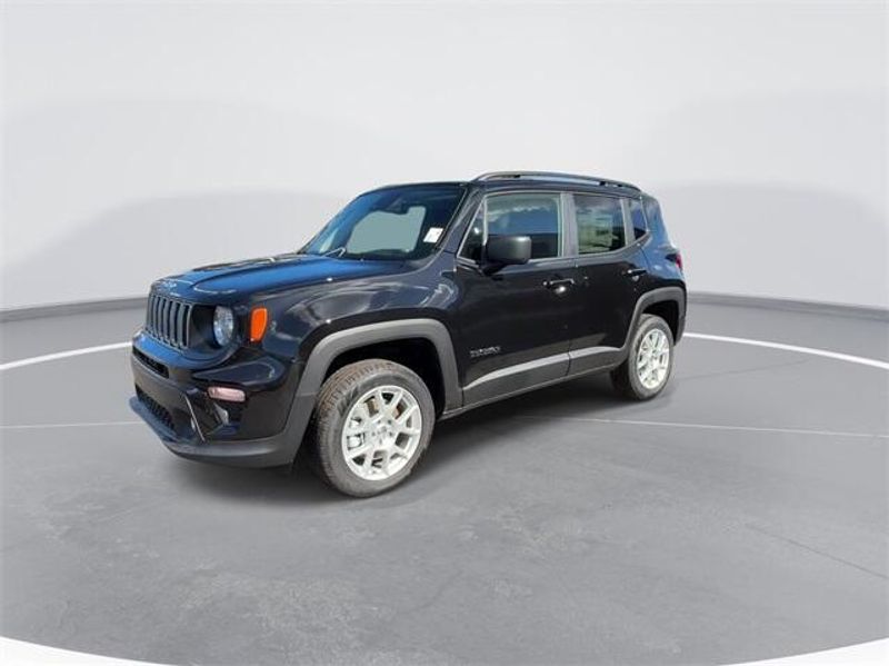 2023 Jeep Renegade Latitude 4x4Image 4