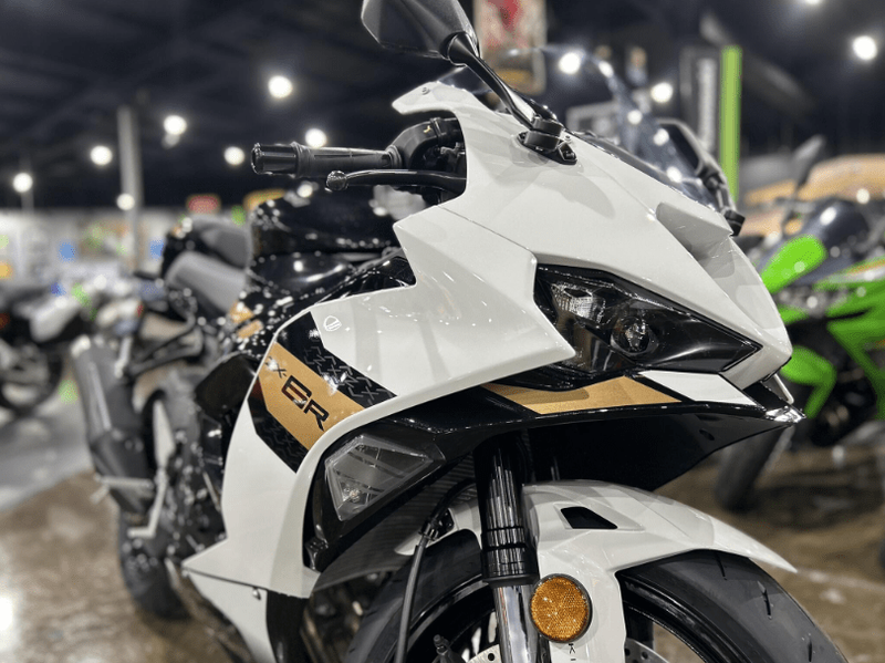 New 2026 Kawasaki NINJA ZX-6R ABS Image 2