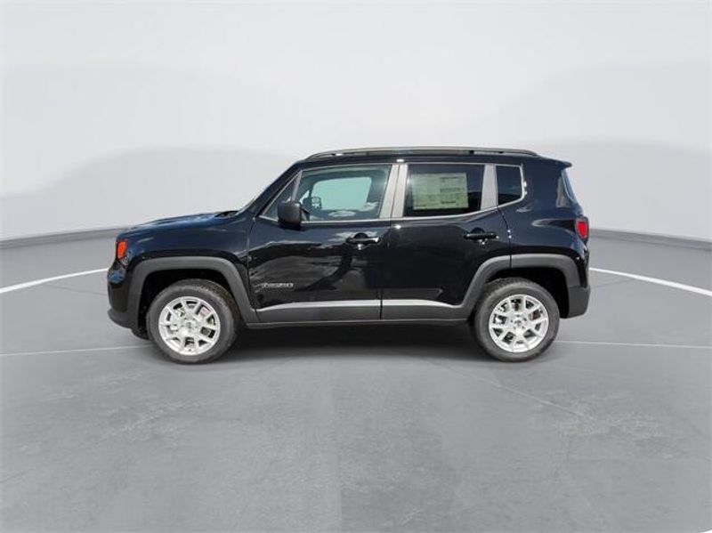 2023 Jeep Renegade Latitude 4x4Image 5