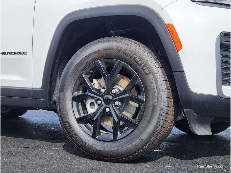 New 2026 Jeep Grand Cherokee Laredo Altitude 4x4