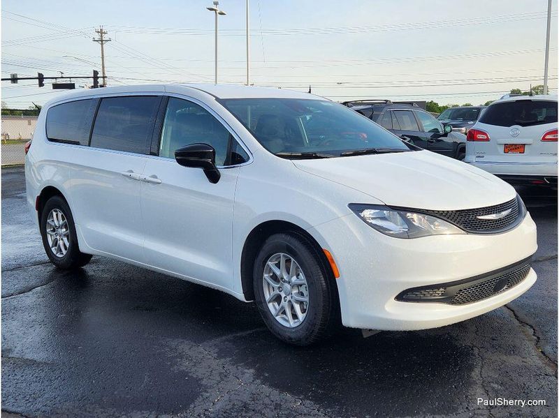 New 2026 Chrysler Voyager Lx