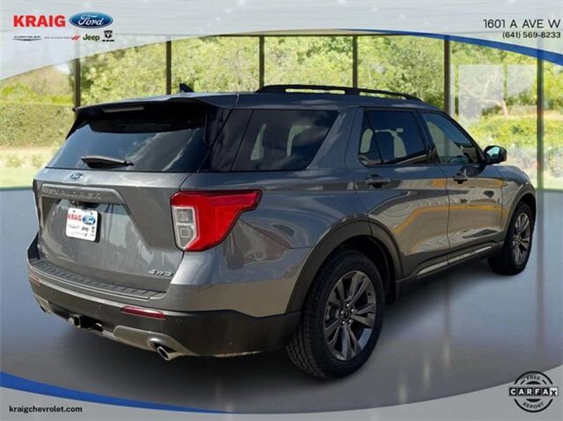 2022 Ford Explorer XLT photo 2