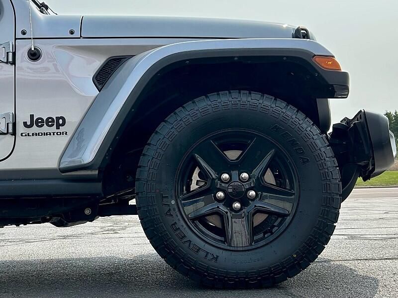 2021 Jeep Gladiator Sport photo 4