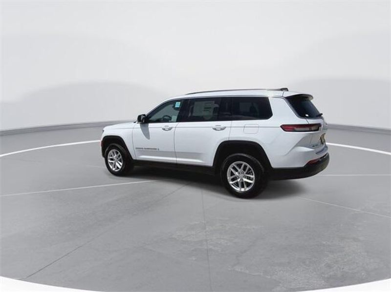 2023 Jeep Grand Cherokee L Laredo 4x4Image 6