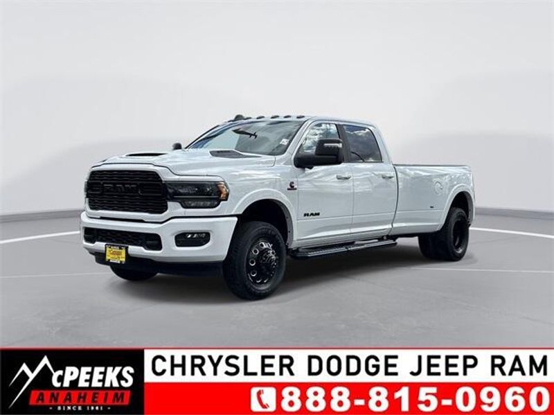 2024 RAM 3500 Limited Crew Cab 4x4 8