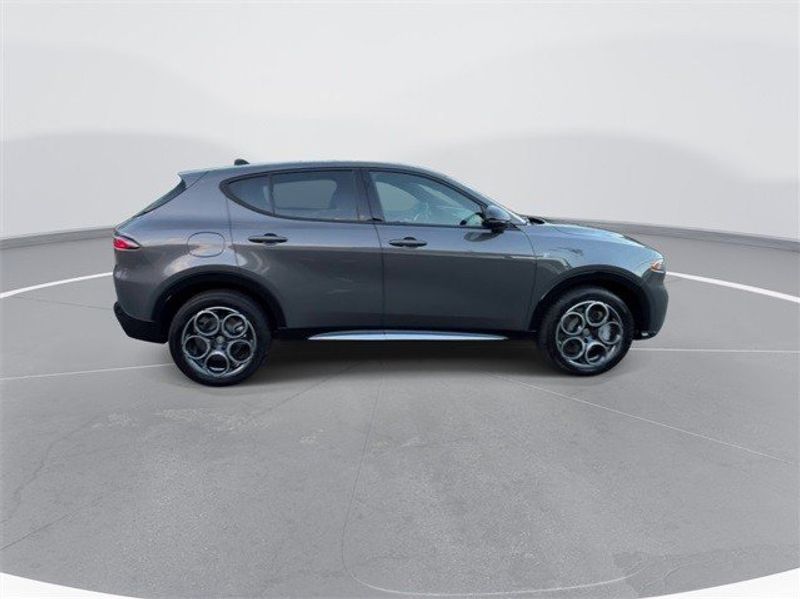 2024 Alfa Romeo Tonale Ti EawdImage 7