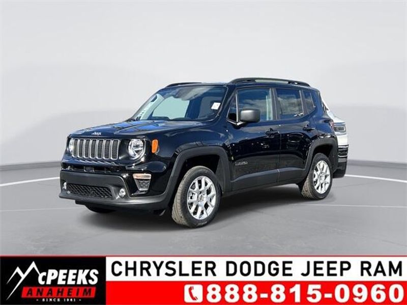 2023 Jeep Renegade Latitude 4x4Image 1