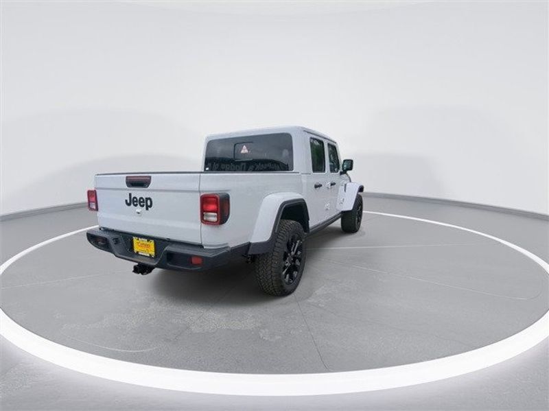 2024 Jeep Gladiator Nighthawk 4x4Image 8