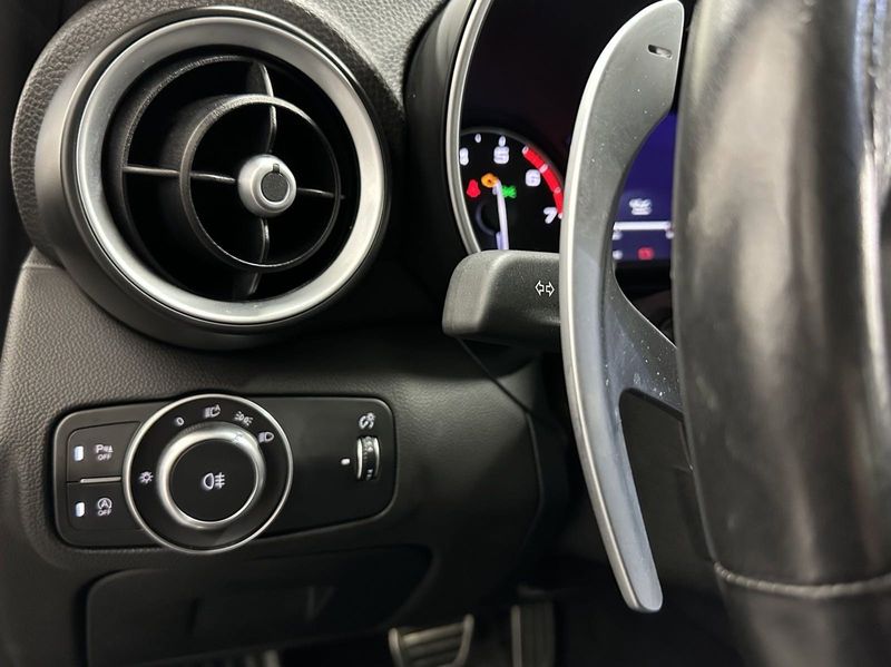 2021 Alfa Romeo Giulia Ti Sport Nero AWD w/Sunroof & NavImage 25
