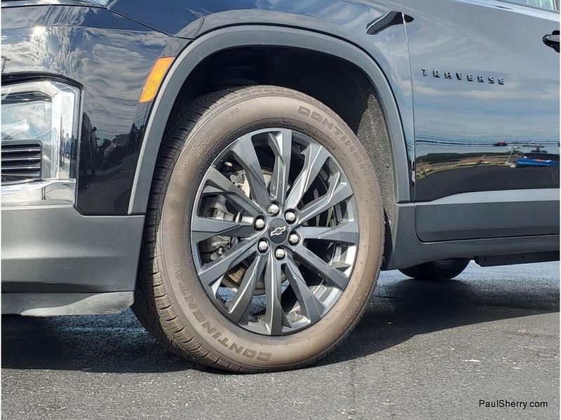 Used 2022 Chevrolet Traverse RS