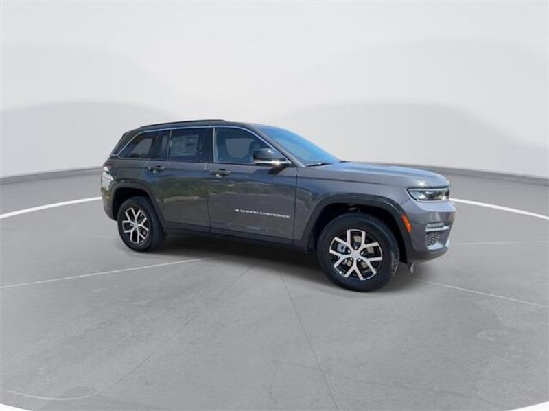 2024 Jeep Grand Cherokee Limited 4x4Image 2