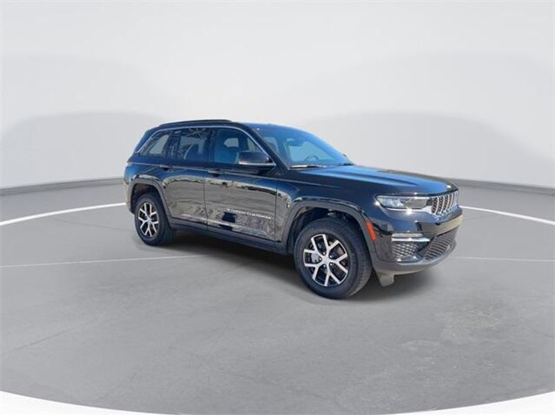 2024 Jeep Grand Cherokee Limited 4x4Image 2