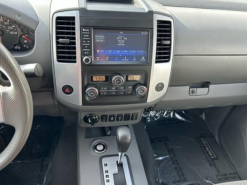 2021 Nissan Frontier Crew Cab photo 17
