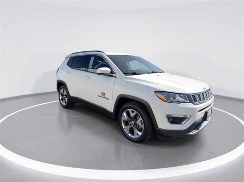 2019 Jeep Compass LimitedImage 2