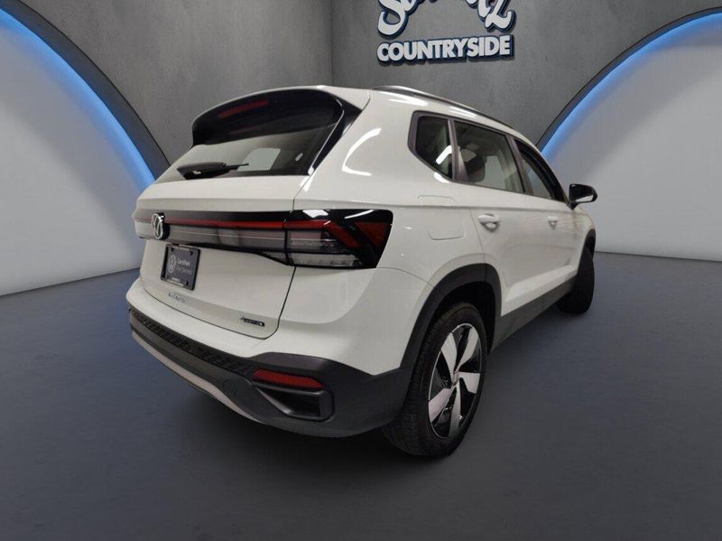 Used 2025 Volkswagen Taos S 4-Motion AWDImage 8