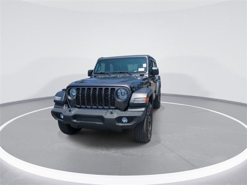 2024 Jeep Wrangler 4-door SportImage 3