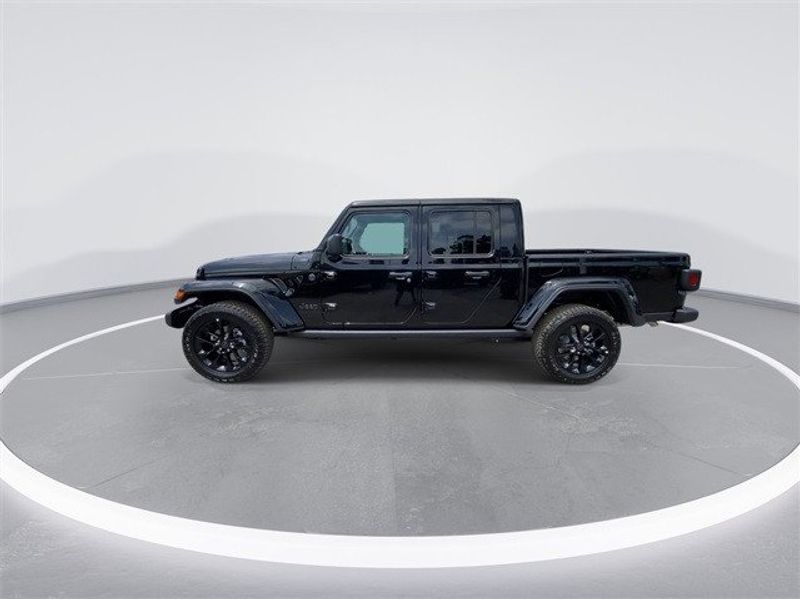 2024 Jeep Gladiator Nighthawk 4x4Image 5