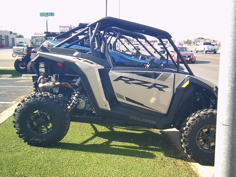 NEW 2026 POLARIS RZR XP 1000 ULTIMATE Image 2