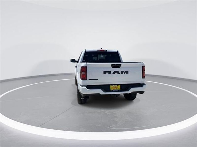 2025 RAM 1500 Big Horn Crew Cab 4x2 5