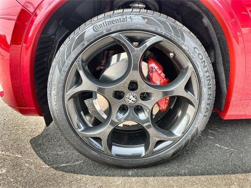2023 Alfa Romeo Stelvio Veloce AwdImage 10