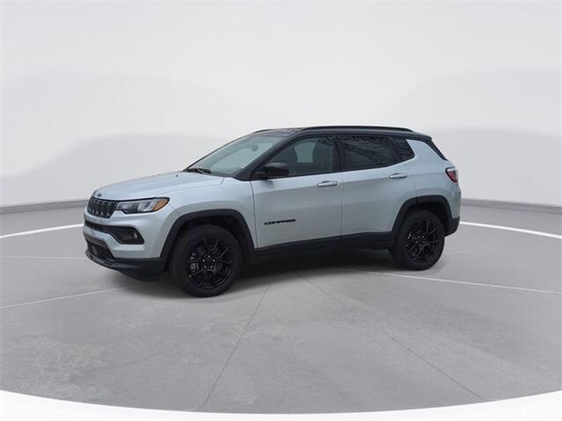 2024 Jeep Compass Latitude 4x4Image 4