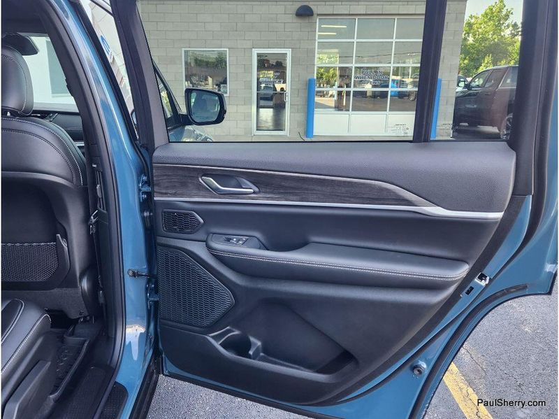 New 2026 Jeep Grand Cherokee Limited Altitude