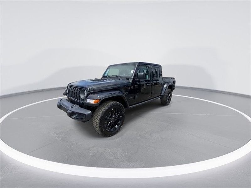 2024 Jeep Gladiator Nighthawk 4x4Image 4