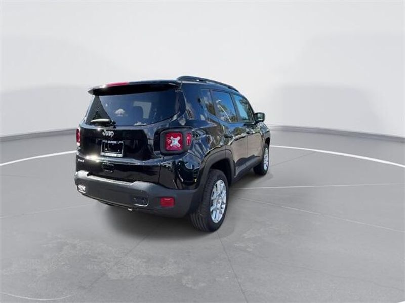 2023 Jeep Renegade Latitude 4x4Image 8