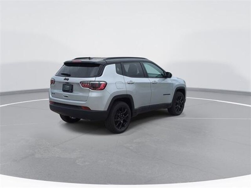 2024 Jeep Compass Latitude 4x4Image 8