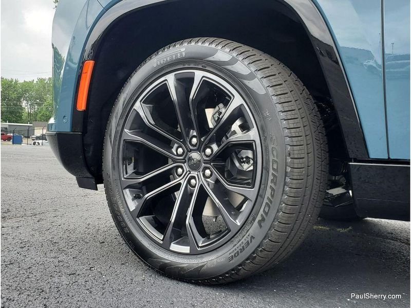 2026 Jeep Grand Wagoneer L Summit Obsidian 4x4