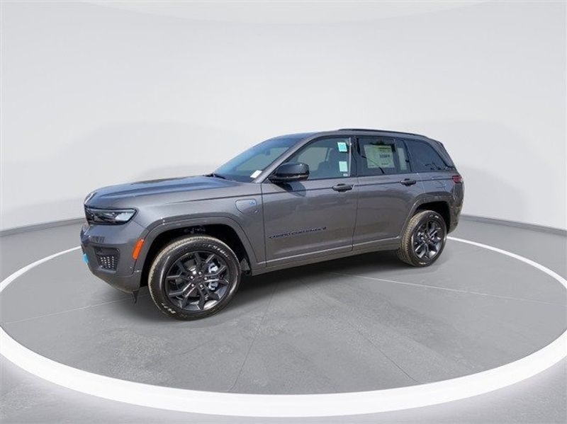 2024 Jeep Grand Cherokee Anniversary Edition 4xeImage 4