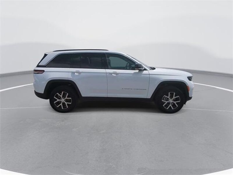 2024 Jeep Grand Cherokee Limited 4x4Image 9