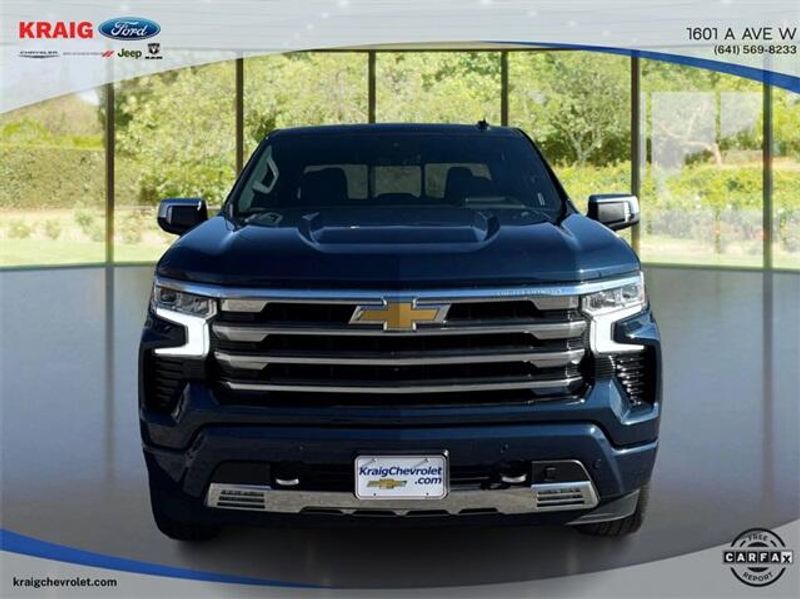 2023 Chevrolet Silverado 1500 High Country photo 2