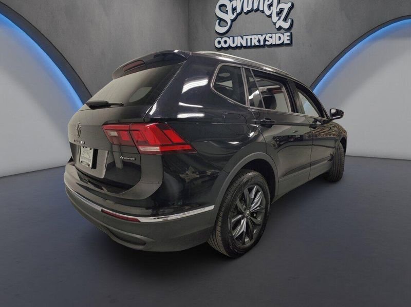 Used 2022 Volkswagen Tiguan SE AWD w/SunroofImage 10