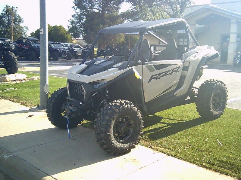 NEW 2026 POLARIS RZR XP 1000 ULTIMATE Image 3