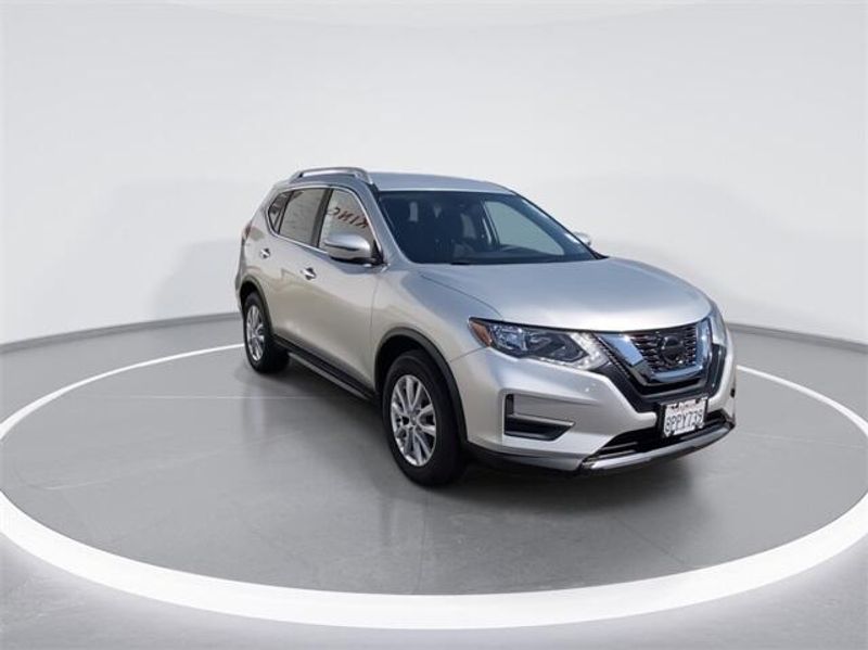 2020 Nissan Rogue SVImage 2