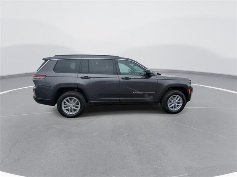 2024 Jeep Grand Cherokee L Laredo X 4x2Image 9