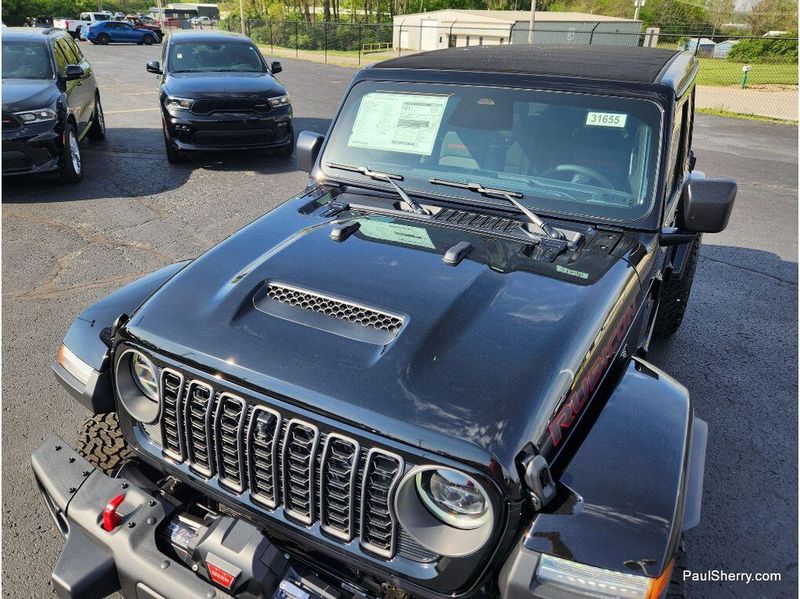 New 2026 Jeep Wrangler 4-door Rubicon X