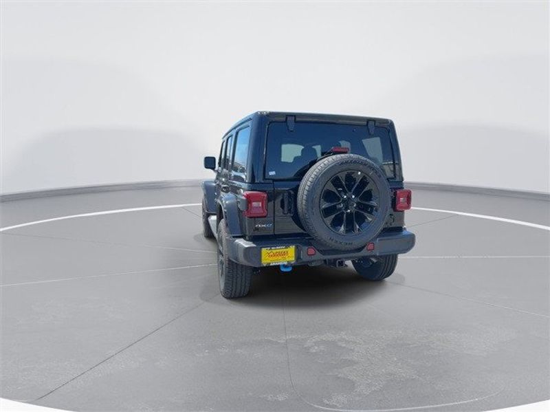 2024 Jeep Wrangler 4-door Sahara 4xeImage 7