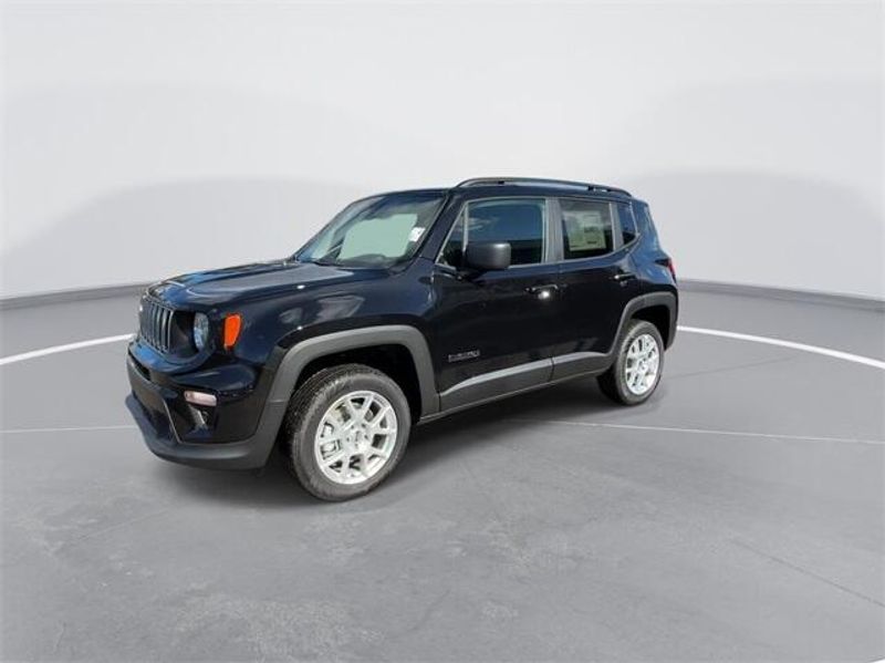 2023 Jeep Renegade Latitude 4x4Image 4