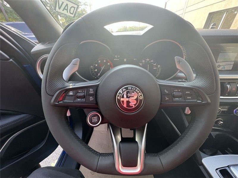 2023 Alfa Romeo Stelvio Veloce AwdImage 14