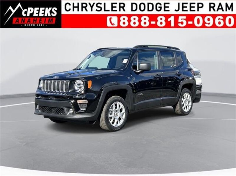2023 Jeep Renegade Latitude 4x4Image 1