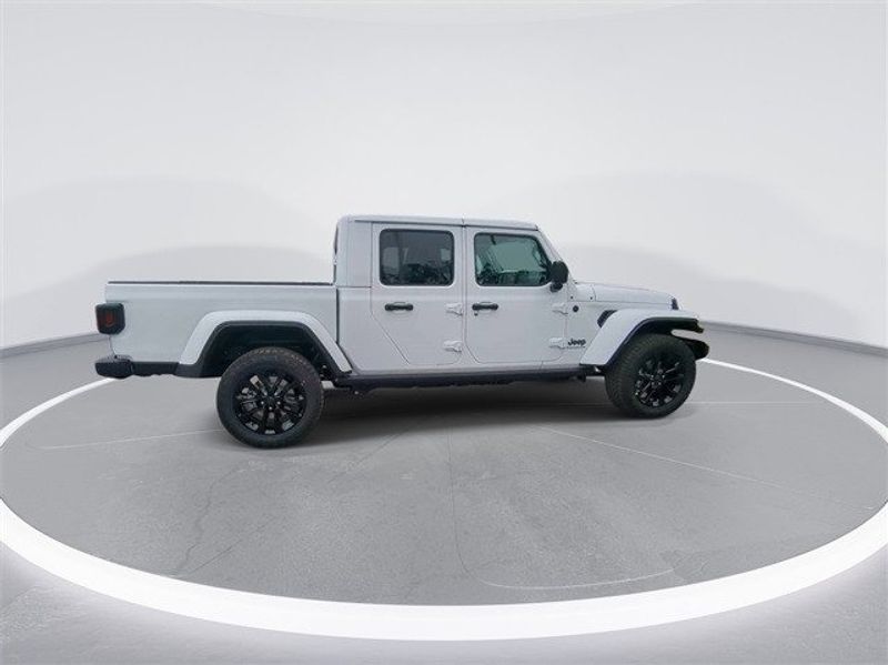 2024 Jeep Gladiator Nighthawk 4x4Image 9