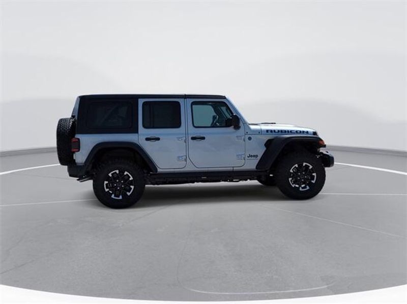 2024 Jeep Wrangler 4-door Rubicon 4xeImage 9