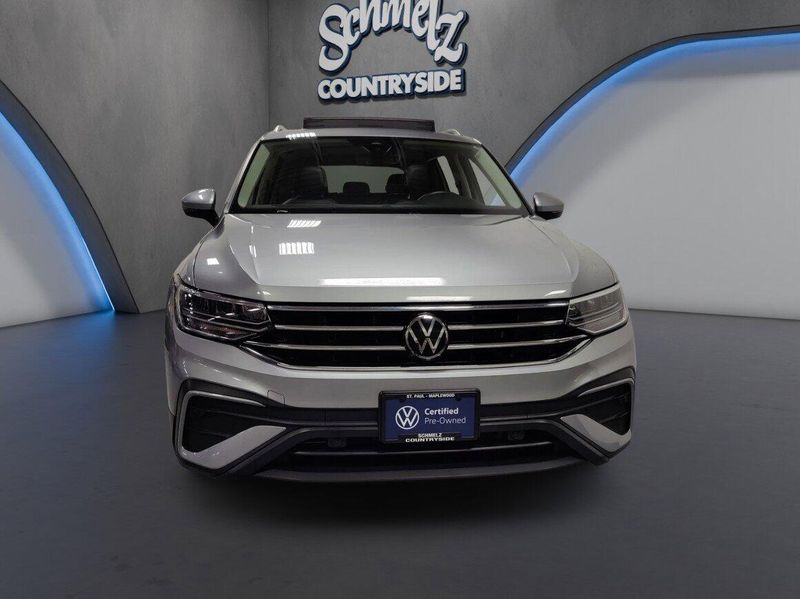 Used 2022 Volkswagen Tiguan SE AWD w/SunroofImage 3